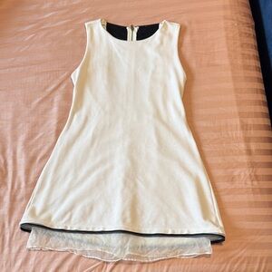 Alice + Olivia black white a line dress 2 silk lined